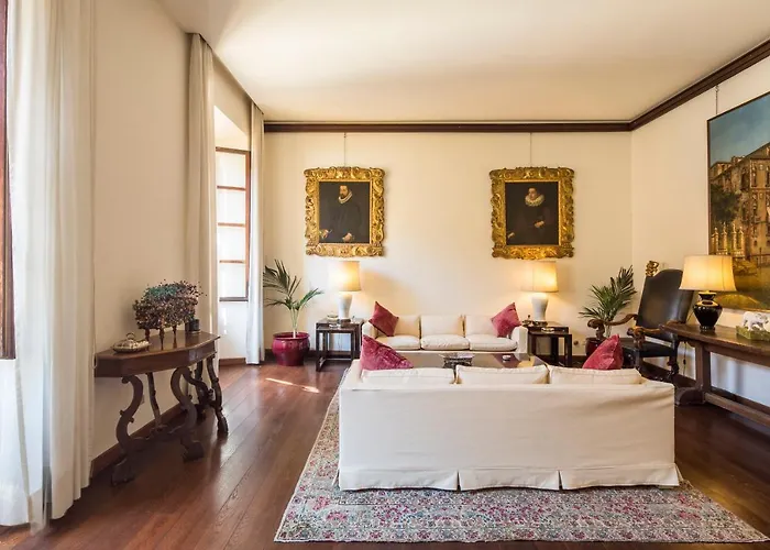 Palazzo Berardi: Renaissance Downtown Luxury Dom wakacyjny Rzym