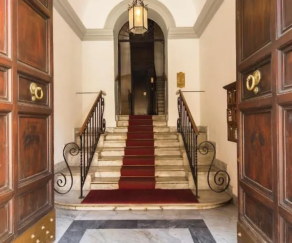 Palazzo Berardi: Renaissance Downtown Luxury Rzym