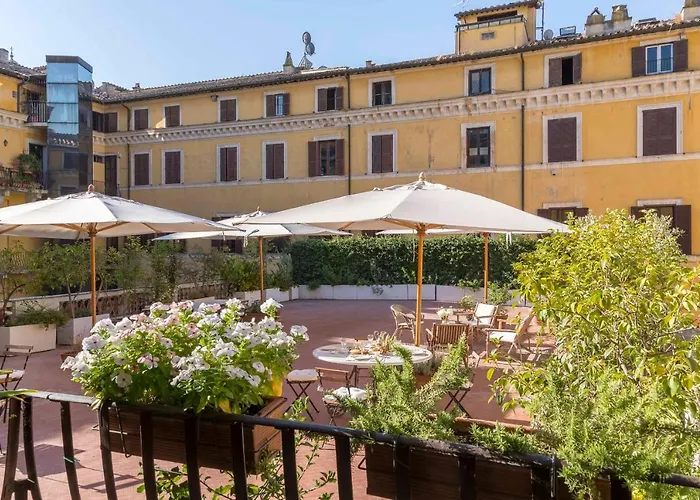 Palazzo Berardi: Renaissance Downtown Luxury Rzym